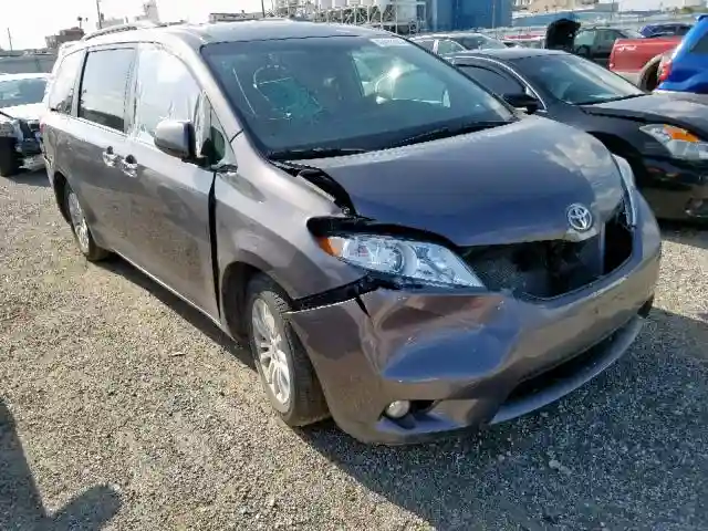 5TDYK3DC2FS606716 2015 TOYOTA SIENNA XLE-0