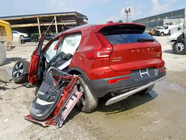 YV4162UK0K2133582 2019 VOLVO XC40 T5-2
