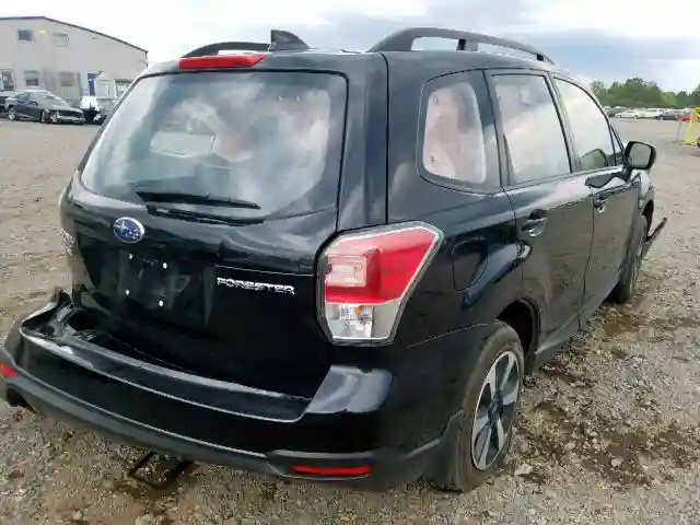 JF2SJABC3JH591755 2018 SUBARU FORESTER 2.5I-3