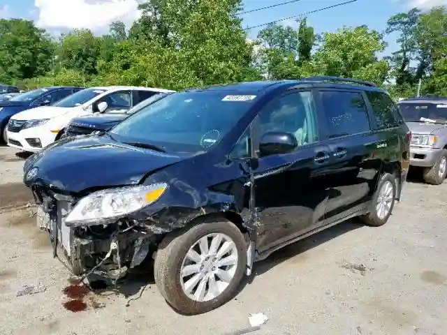 5TDDZ3DC2HS187988 2017 TOYOTA SIENNA XLE-1