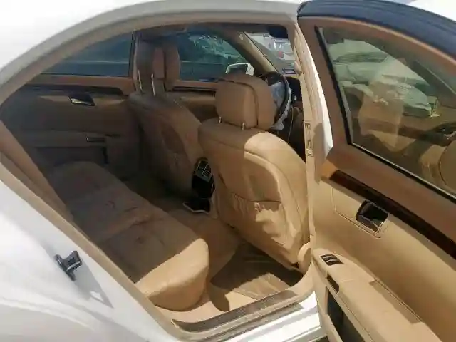 WDDNG7BB7BA404747 2011 MERCEDES-BENZ S 550-5
