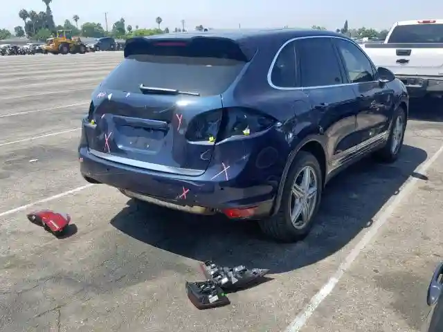 WP1AE2A28CLA90551 2012 PORSCHE CAYENNE S HYBRID-3