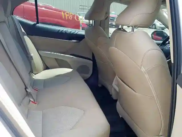 4T1B11HK8KU211889 2019 TOYOTA CAMRY L-5