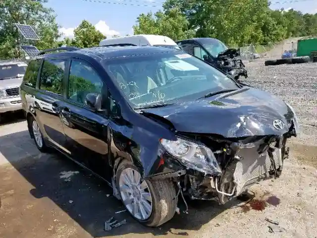 5TDDZ3DC2HS187988 2017 TOYOTA SIENNA XLE-0