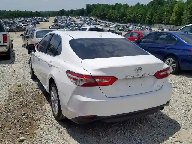 4T1B11HK8KU211889 2019 TOYOTA CAMRY L-2
