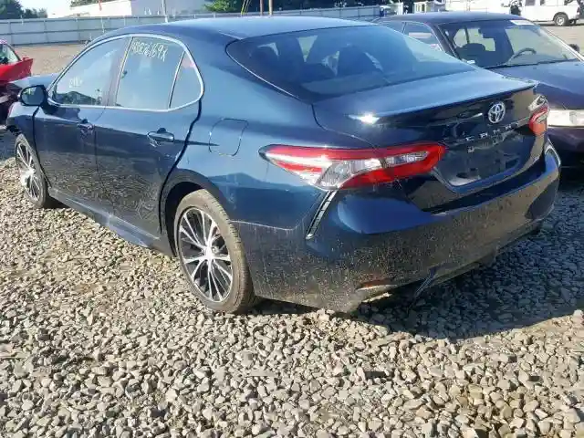 4T1B11HK1JU593889 2018 TOYOTA CAMRY L-2