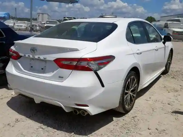 4T1B11HK9JU649321 2018 TOYOTA CAMRY L-3