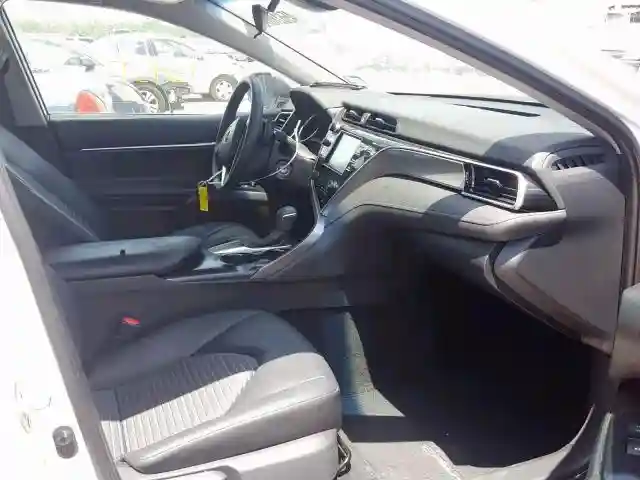 4T1B11HK9JU649321 2018 TOYOTA CAMRY L-4