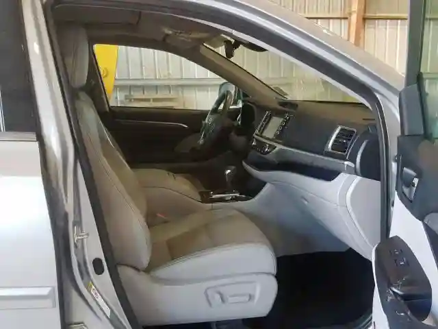 5TDYZRFH1JS274834 2018 TOYOTA HIGHLANDER LIMITED-4