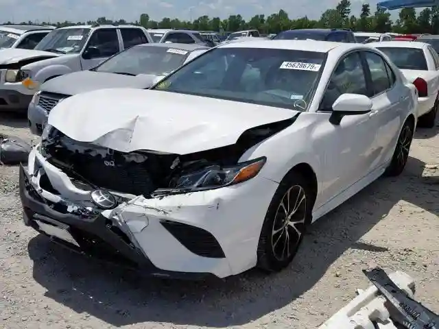 4T1B11HK9JU649321 2018 TOYOTA CAMRY L-1