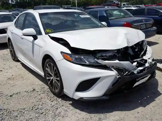 4T1B11HK9JU649321 2018 TOYOTA CAMRY L-0