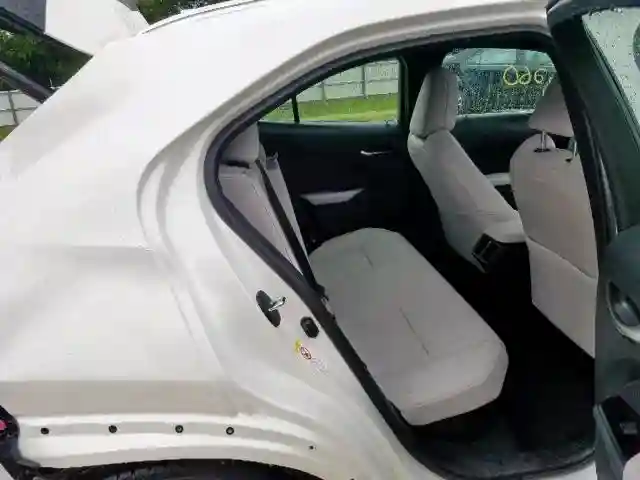JTHU9JBH4K2007121 2019 LEXUS UX 250H-5