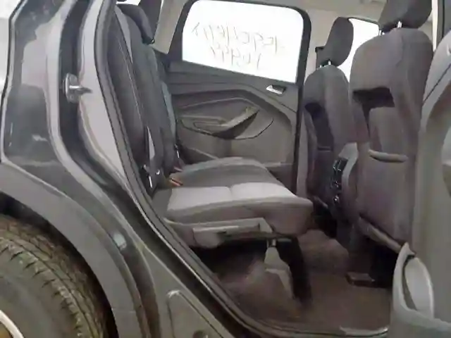 1FMCU9GD3KUA09443 2019 FORD ESCAPE SE-5