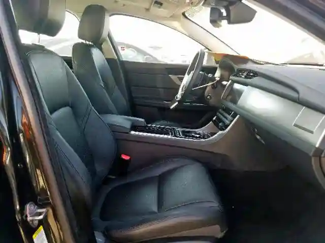 SAJBE4BN3HCY32597 2017 JAGUAR XF PRESTIGE-4