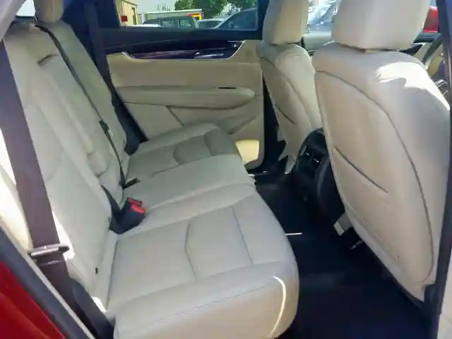 1GYKNBRS5HZ120002 2017 CADILLAC XT5 LUXURY-5