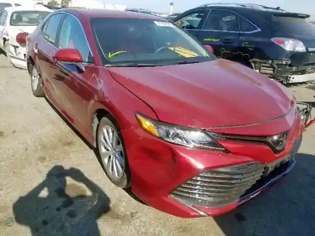 4T1B11HK4JU658041 2018 TOYOTA CAMRY L-0