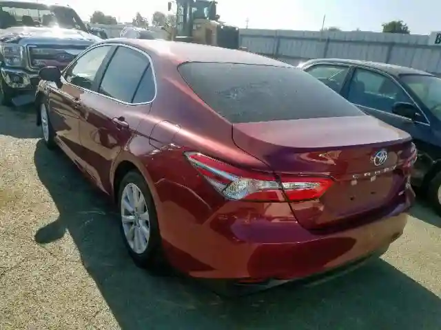 4T1B11HK4JU658041 2018 TOYOTA CAMRY L-2