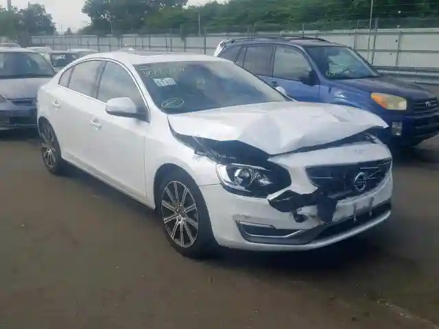 LYV402TK1JB178031 2018 VOLVO S60 PREMIER-0