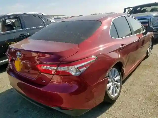 4T1B11HK4JU658041 2018 TOYOTA CAMRY L-3