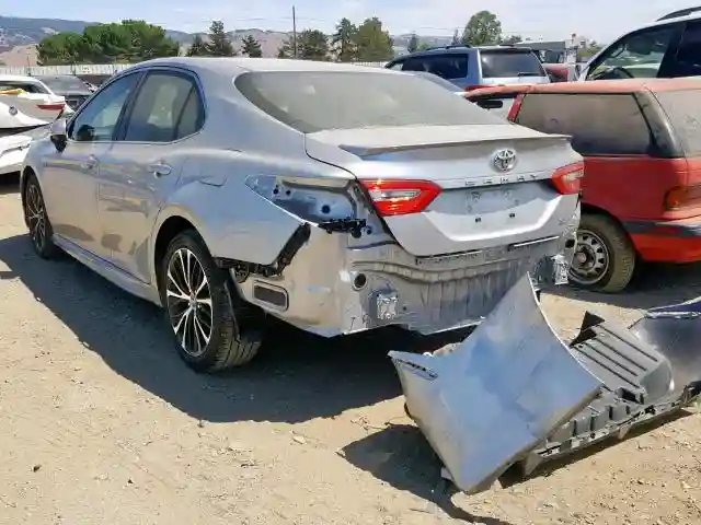JTNB11HK5J3041611 2018 TOYOTA CAMRY L-2