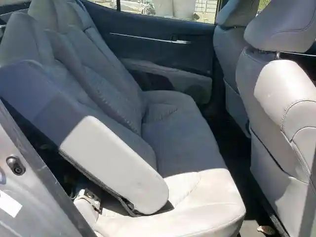JTNB11HK5J3041611 2018 TOYOTA CAMRY L-5