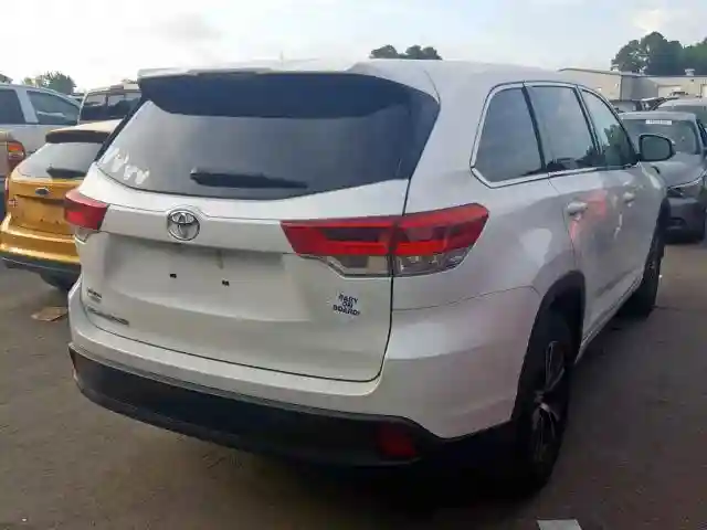 5TDZARFHXJS034953 2018 TOYOTA HIGHLANDER LE-3