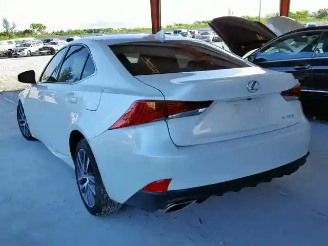 JTHBA1D2XK5098482 2019 LEXUS IS 300-2