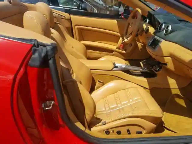ZFF65LHA9A0175683 2010 FERRARI CALIFORNIA-4