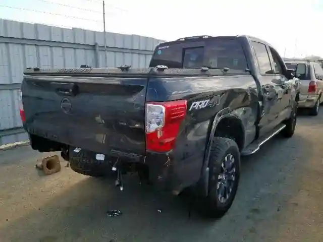 1N6AA1F47JN519050 2018 NISSAN TITAN XD SL-3