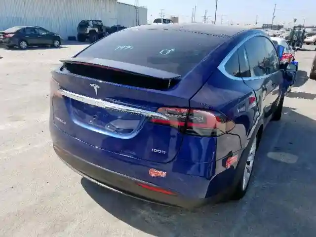 5YJXCAE25HF060486 2017 TESLA MODEL X-3