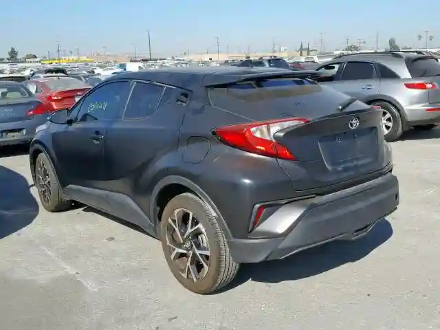 NMTKHMBX5JR058797 2018 TOYOTA C-HR XLE-2