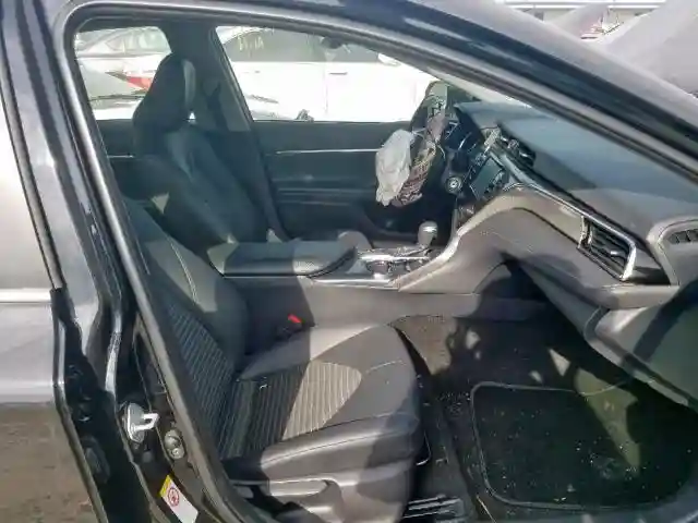 JTNB11HK8J3049864 2018 TOYOTA CAMRY L-4