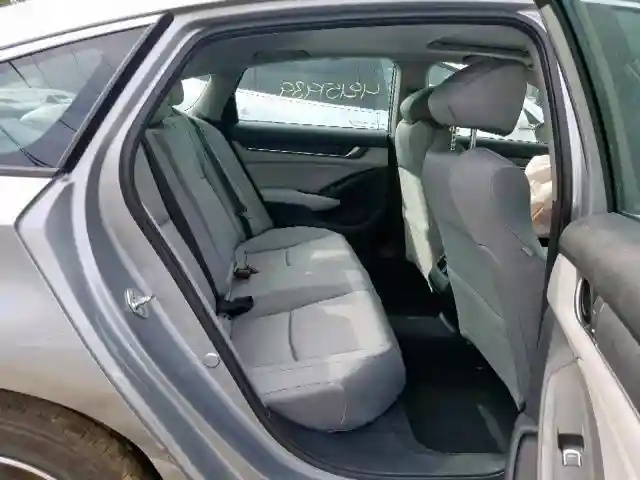 1HGCV1F41JA238340 2018 HONDA ACCORD EX-5