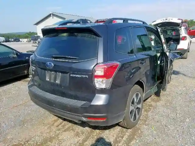 JF2SJAEC4JH500388 2018 SUBARU FORESTER 2.5I PREMIUM-3