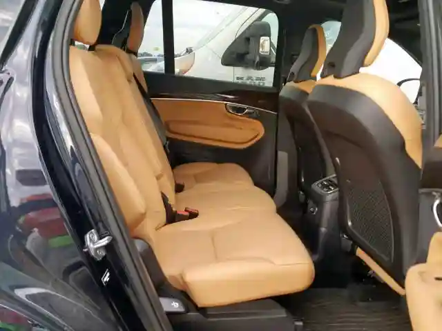 YV4BR0CK4K1465922 2019 VOLVO XC90 T8-5