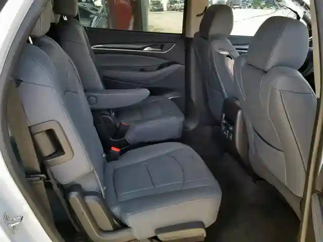5GAERBKW5KJ154517 2019 BUICK ENCLAVE ESSENCE-5