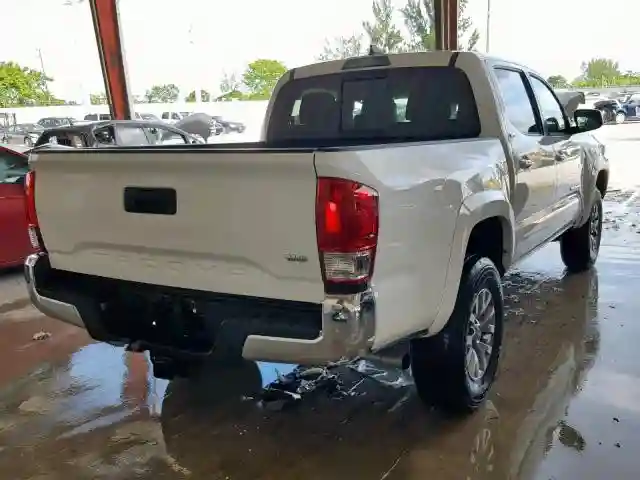 3TMAZ5CN1JM063914 2018 TOYOTA TACOMA DOUBLE CAB-3