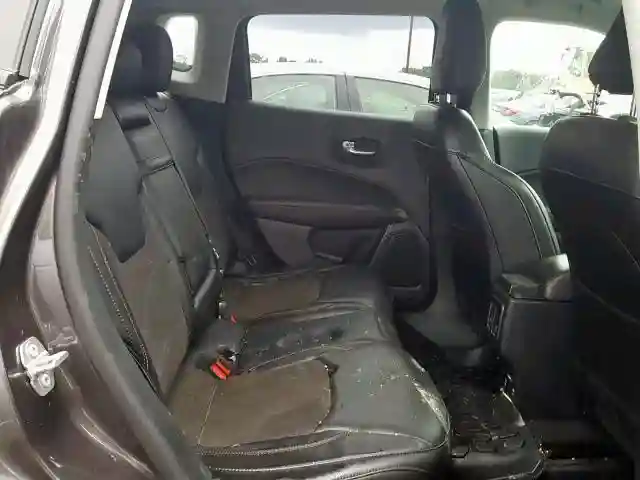 3C4NJDBB3JT479348 2018 JEEP COMPASS LATITUDE-5