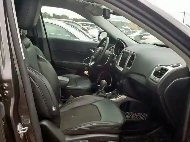 3C4NJDBB3JT479348 2018 JEEP COMPASS LATITUDE-4
