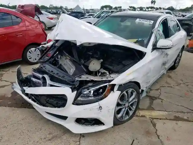 55SWF4JB7FU044585 2015 MERCEDES-BENZ C 300-1