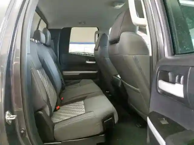 5TFUY5F15KX829261 2019 TOYOTA TUNDRA DOUBLE CAB SR/SR5-5