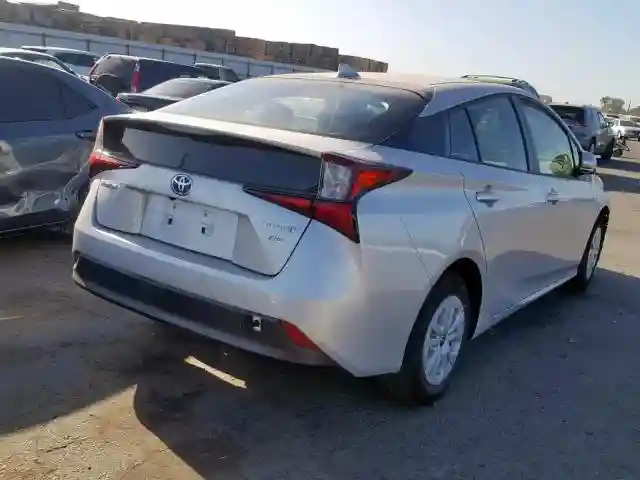 JTDKARFU8K3077589 2019 TOYOTA PRIUS-3