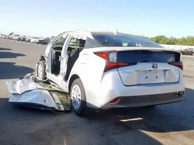 JTDKARFU8K3077589 2019 TOYOTA PRIUS-2