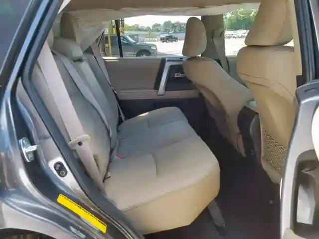 JTEBU5JR0K5654277 2019 TOYOTA 4RUNNER SR5-5