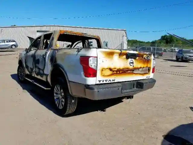 1N6AA1E5XJN507503 2018 NISSAN TITAN SV-2
