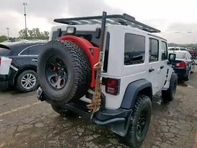 1C4BJWEG9DL575832 2013 JEEP WRANGLER UNLIMITED SAHARA-3
