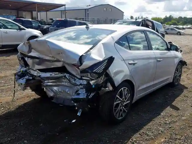 KMHD84LF0KU808096 2019 HYUNDAI ELANTRA SEL-3