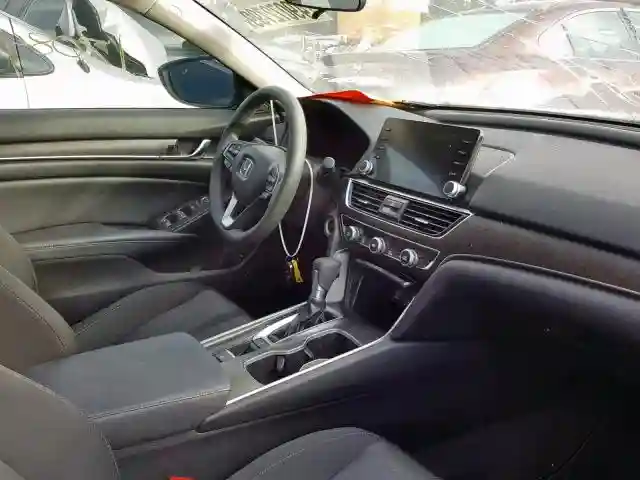 1HGCV1F40JA057357 2018 HONDA ACCORD EX-4
