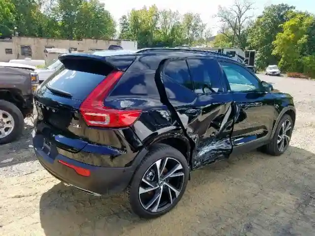 YV4162XZ9K2008802 2019 VOLVO XC40 T5-3
