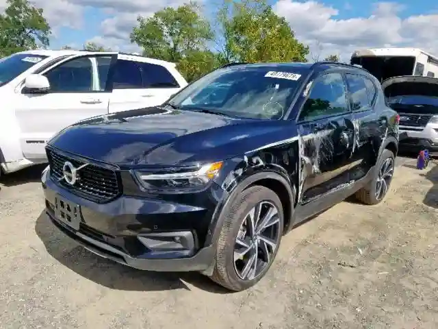 YV4162XZ9K2008802 2019 VOLVO XC40 T5-1